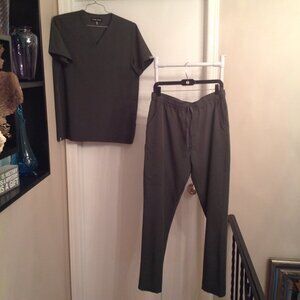 EUC Med Tailor Custom Scrubs Set Pants Shirt Top Olive Army Green L